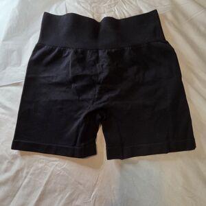 OQQ Ribbed Seamless Biker Shorts Black High Waist Compression M NWOT